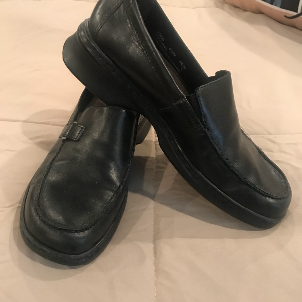 Women’s dress shoes